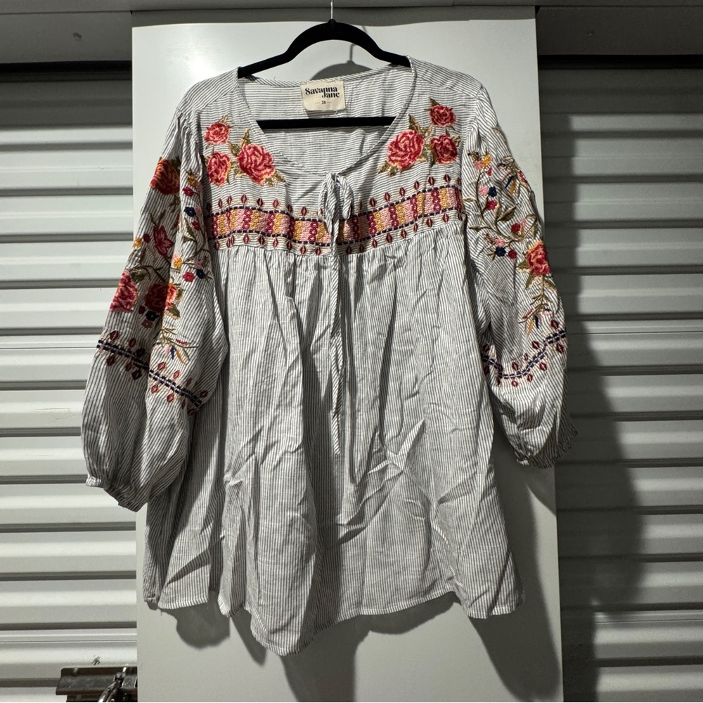 Savanna Jane White and Tan Oversized Bib Collar Blouse